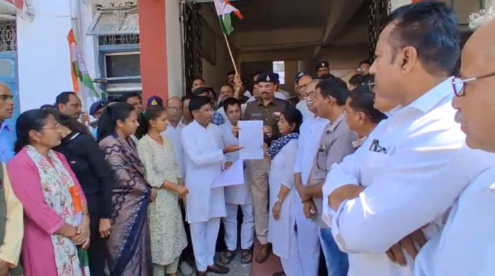 विरोध प्रदर्शन पर गरमाई राजनीति, कांग्रेस ने की बीजेपी कार्यकर्ताओं पर कार्रवाई की मांग