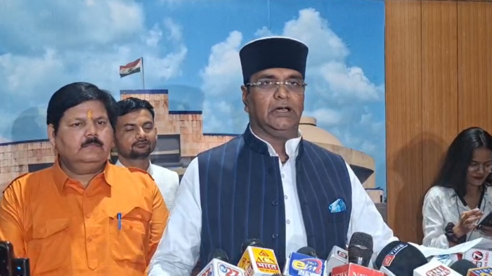 किसान महा चौपाल को लेकर मंत्री विश्वास सारंग की तीखी प्रतिक्रिया, बोले- देश में अराजकता फैला रहे राहुल गांधी