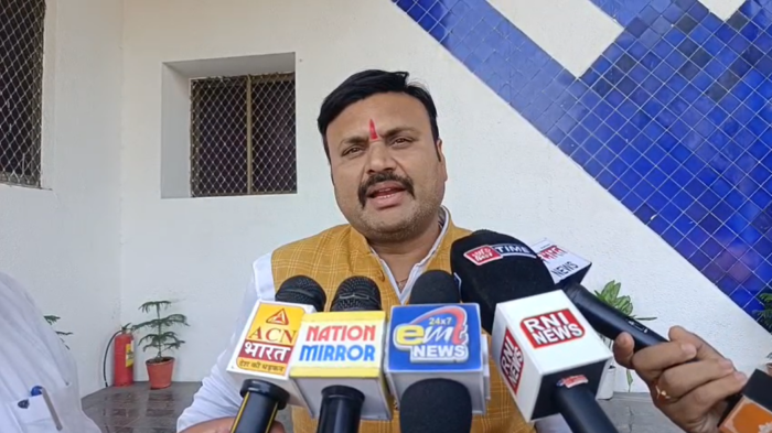 विधायक ने लगाया ध्यान आकर्षण प्रस्ताव, ‘मोबाइल फोन से परहेज करें गर्भवती महिलाएं’