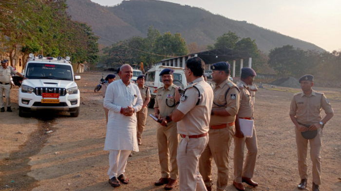 सीएम डॉ. यादव का प्रस्तावित बडवानी दौरा, डीआईजी और कलेक्टर ने सुरक्षा का लिया जायजा