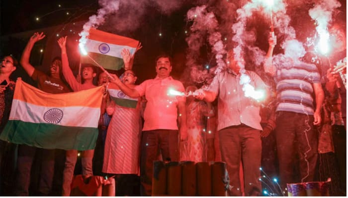 IND vs PAK: पाकिस्तान पर भारत की बड़ी जीत... देशभर में जश्न का माहौल, हर जुबां पर गूंजा - ‘भारत माता की जय’