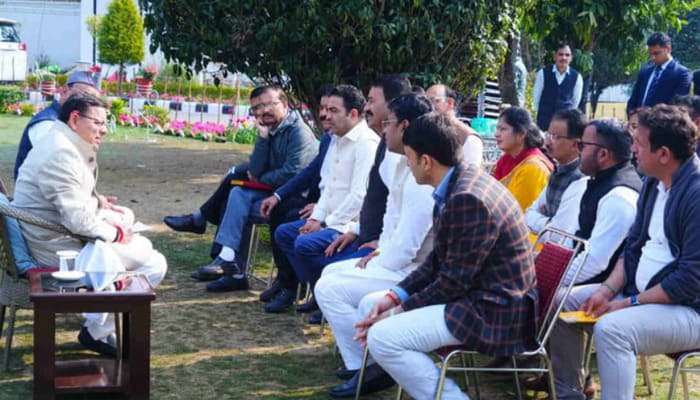 Uttarakhand: सरकारी कार्यालयों की सुरक्षा के लिए बनेगी SOP, मारपीट प्रकरण के बाद सीएम धामी के सख्त निर्देश