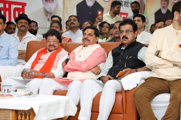 सीएम डॉ. मोहन यादव ने मंत्री कैलाश विजयवर्गीय के साथ प्रधानमंत्री के ‘मन की बात’ कार्यक्रम सुना