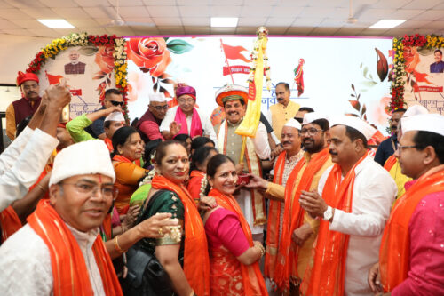 सीएम आवास पर ‘गुड़ी भेंट’ कार्यक्रमः डॉ. यादव बोले- गुड़ी पड़वा से नए साल की शुरुआत हमारा सौभाग्य