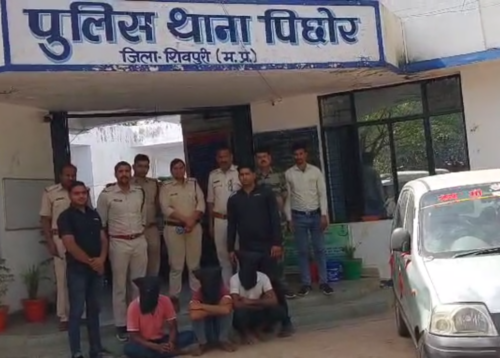 पिछोर पुलिस की साइबर अपराधियों पर बड़ी कार्रवाई, तीन आरोपी गिरफ्तार