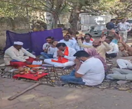 मुख्यमंत्री अधोसरंचना के तहत वार्ड 13 में 37.65 लाख की लागत से बनेगी सीसी रोड, जनप्रतिनिधियों ने किया भूमि पूजन