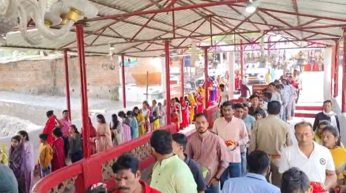 नवरात्रि के पावन पर्व की शुरुआतः सिंगरौली के मंदिरों में उमड़ी श्रद्धालुओं की भीड़
