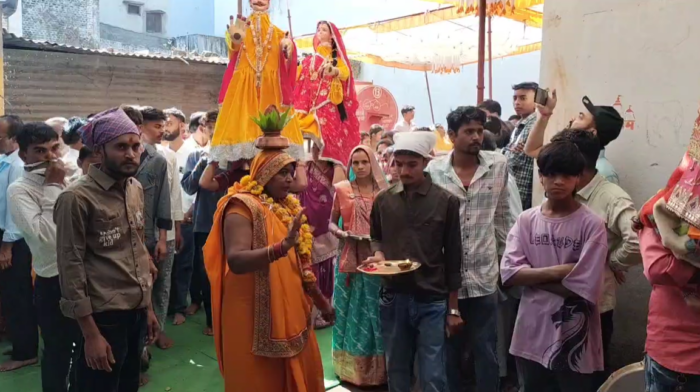 माता की बाड़ी खुलते ही पहुंचे श्रद्धालु, चरण पखार ने की गणगौर माता की अगुवाई