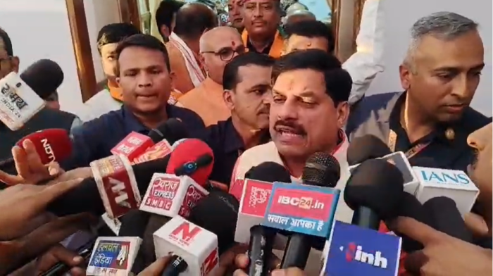 सीएम डॉ. यादव ने किया सीधी का आकस्मिक दौरा, अधिकारियों को जिम्मेदारी से काम करने की दी हिदायत