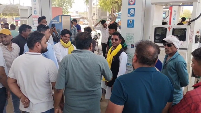 ट्रैक्टर में डीजल कम भरने पर मामला गरमाया, पंप संचालक के विरुद्ध कोतवाली में की शिकायत