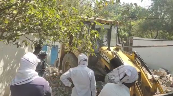 खंडवा में अतिक्रमण हटाने के दौरान बवाल, नाराज लोग कलेक्टर कार्यालय पहुंचे