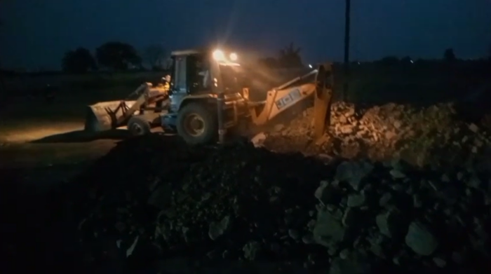 अवैध अतिक्रमण की शिकायत पर कार्रवाईः  SDM पर लगा नाले को बंद करने की अनुमति देने का आरोप