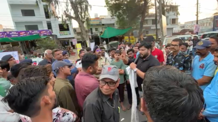 पुलिस ने ब्लैक स्पॉट पर दिया एक्सीडेंट डेमो: CPR प्रशिक्षण और ‘राहवीर योजना’ से सड़क सुरक्षा के प्रति जागरूक किया