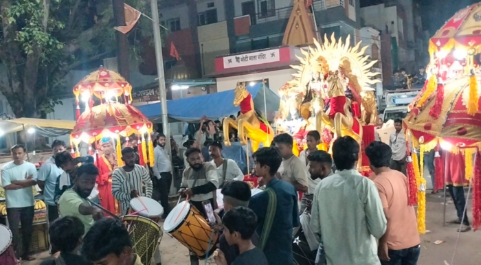 धूमधाम से निकली शोभायात्रा एवं साईं बाबा की पालकी, जगह-जगह हुआ स्वागत