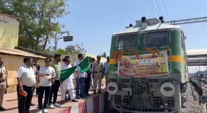 मुख्यमंत्री तीर्थ दर्शन ट्रेन को हरी झंडी, छिंदवाड़ा से 250 लोग काशी-अयोध्या के लिए रवाना