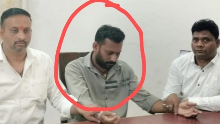 लोकायुक्त की बड़ी कार्रवाईः रिश्वत लेते BEO ऑफिस का बाबू रंगे हाथों गिरफ्तार