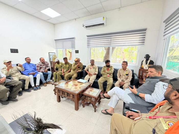 कांग्रेस प्रदेश अध्यक्ष जीतू पटवारी ने मध्यप्रदेश ट्रक यूनियन के पदाधिकारियों से किया संवाद