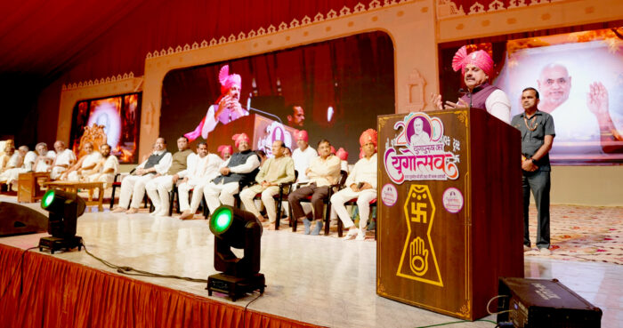 मुख्यमंत्री डॉ. मोहन यादव मोहनखेड़ा में आयोजित 'आदि-राज पारणोत्सव' कार्यक्रम में हुए शामिल