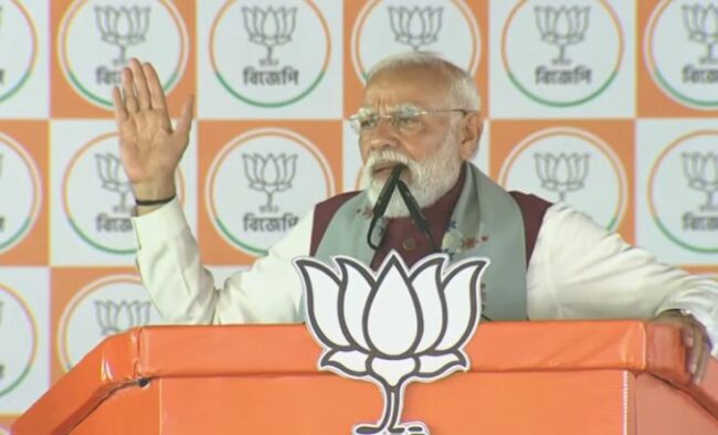 पीएम मोदी का TMC पर तीखा हमला, महिलाओं और विकास पर उठाए सवाल