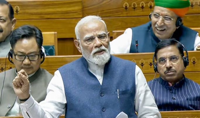 लोकसभा सीटें बढ़ाने और महिला आरक्षण पर सियासी टकराव