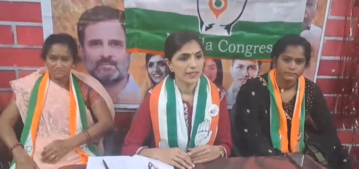 महिला उत्पीड़न पर गरमाई सियासत, बुधनी में कांग्रेस कार्यकर्ताओं ने बीजेपी पर बोला हमला