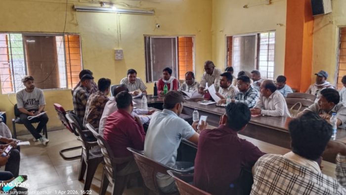 मुख्य कार्यपालन अधिकारी ने ली पंचायत कर्मियों की बैठक, निर्माण कार्यों में तेजी लाने के निर्देश