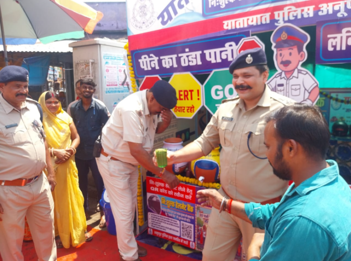 यातायात विभाग की अनूठी पहल, एक ही स्थान पर प्याऊ, हेलमेट बैंक और लर्निंग लाइसेंस डेस्क शुरू