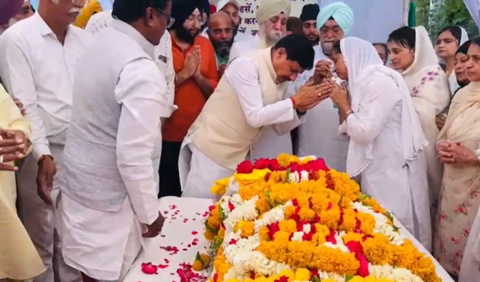 सीएम डॉ. मोहन यादव ने दिवंगत गुरकीरत सिंह मनोचा को दी श्रद्धांजलि, कनाडा से लाया गया पार्थिव शरीर