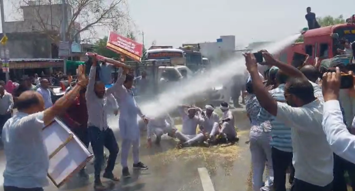 गेहूं खरीदी पर संग्राम: शुजालपुर में कांग्रेस का उग्र प्रदर्शन, पुलिस ने वाटर कैनन चलाकर कांग्रेसियों को खदेड़ा