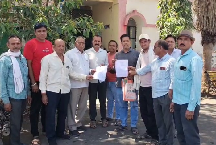 भीलखेडा-बड़वानी मार्ग जर्जर, ग्रामीणों को आवागमन में भारी परेशानी, डामरीकरण की मांग