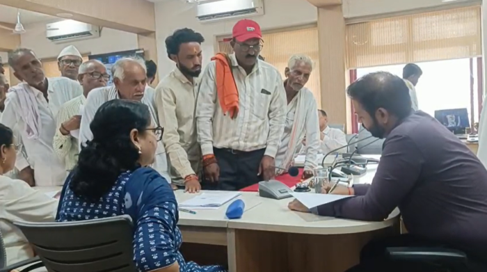 मंदिर ट्रस्ट को लेकर बढ़ा विवाद, 30 साल से एक ही व्यक्ति अध्यक्ष! ग्रामीणों ने खोला मोर्चा