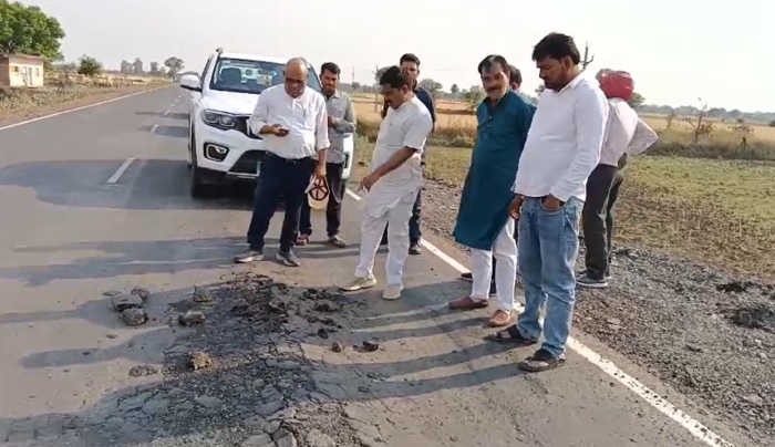 सकरिया–डिघोरा रोड में बड़ा भ्रष्टाचार: 29 किमी सड़क जर्जर, गुनौर विधायक भड़के