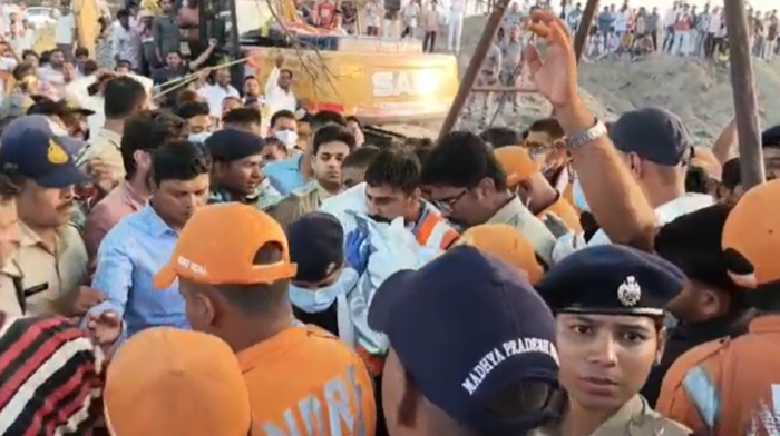 22 घंटे की अथक मेहनत के बावजूद नहीं बच पाया मासूम भागीरथ, खेलते समय बोरवैल में गिर गया था मासूम