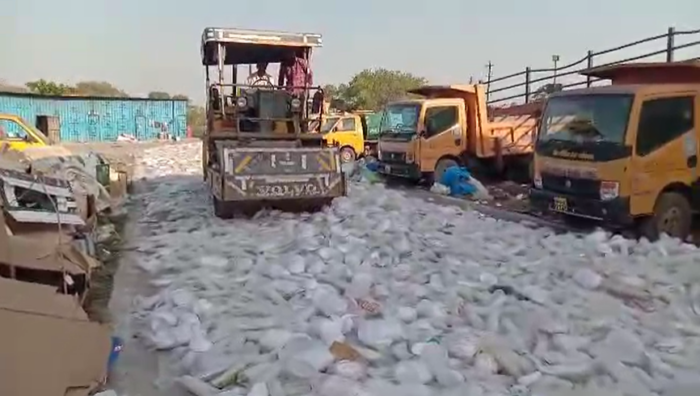 स्वच्छता पर सख्ती: 22 टन प्रतिबंधित पॉलीथिन नष्ट, नगर निगम को 5 लाख की आय