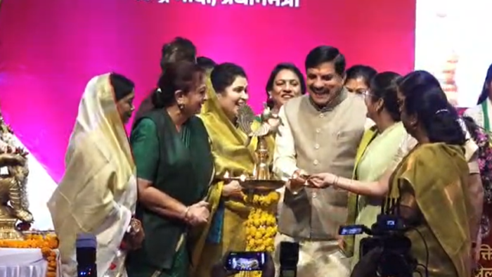 मुख्यमंत्री डॉ. मोहन यादव ने रविंद्र भवन में नारी शक्ति वंदन कार्यक्रम और प्रबुद्ध जन सम्मेलन का किया विधिवत शुभारंभ