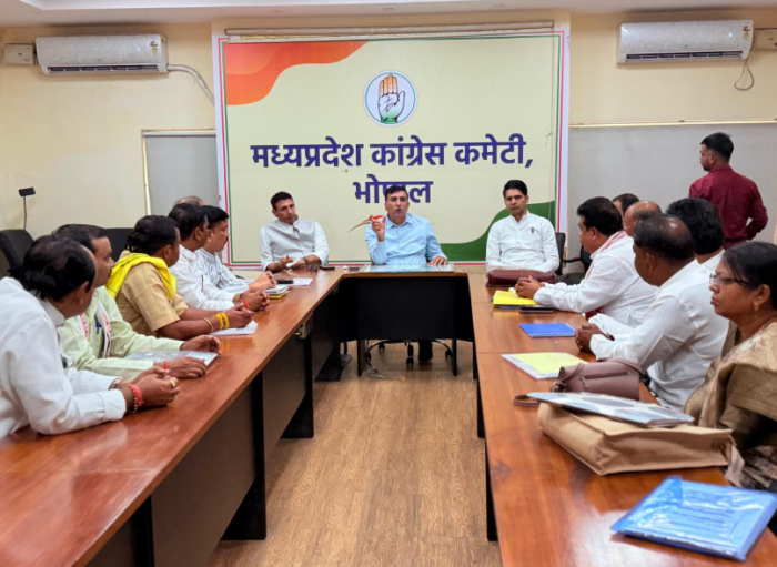  इंदिरा भवन में विभिन्न संभागों एवं महिला कांग्रेस की समीक्षा बैठकें संपन्न, संगठन सुदृढ़ीकरण पर जोर