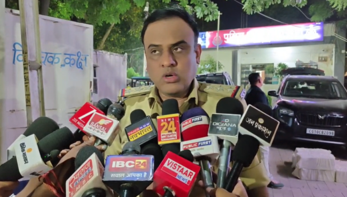 उज्जैन में तेज रफ्तार का कहर! लोडिंग वाहन ने खड़ी गाड़ी को मारी टक्कर, एक व्यक्ति घायल