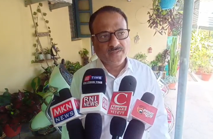 भारतीय खनिज मजदूर संघ ने मांगों को लेकर मुख्य प्रबंधक परियोजना को सौंपा ज्ञापन