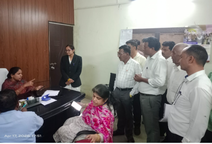 तहसील परिसर में दलालों का कब्जा, स्टॉम्प वेंडर से की मारपीट