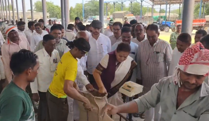 किसानों के लिए बड़ी सौगात: अर्चना चिटनिस ने किया मंडी निरीक्षण, 1.50 करोड़ के आधुनिक प्लांट की शुरुआत