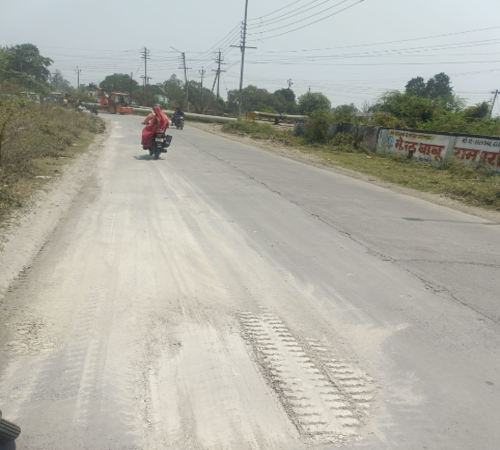 एनटीपीसी विंध्याचल का वॉशिंग का दावा फेल, सड़कों पर बिखर रही राख, जनता परेशान