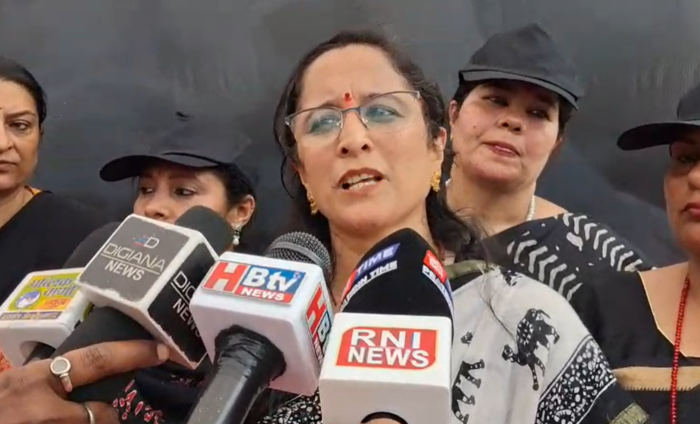 भोपाल के एमवीएम कॉलेज ग्राउंड पर उतरी हजारों की संख्या में नारी शक्ति, कांग्रेस के प्रति आक्रोश