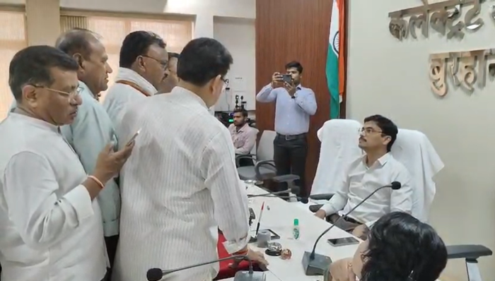 रेलवे विस्तार का फरमानः 250 से अधिक परिवारों को बिना पुनर्वास बेघर करने की तैयारी!