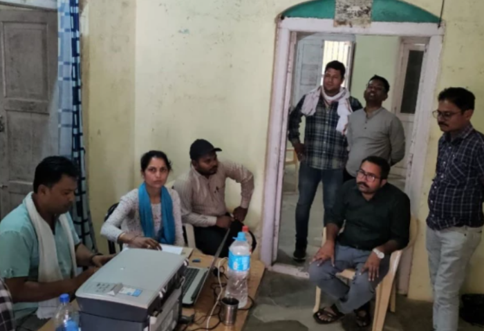 लोकायुक्त की टीम ने कुंडेश्वर बीट के वनरक्षक को रिश्वत लेते रंगे हाथों किया गिरफ्तार