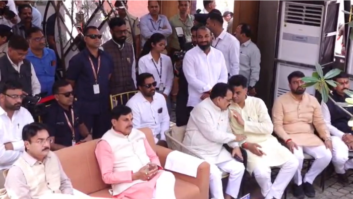 मुख्यमंत्री डॉ. मोहन यादव ने चाय कैफे पर प्रधानमंत्री नरेन्द्र मोदी का 