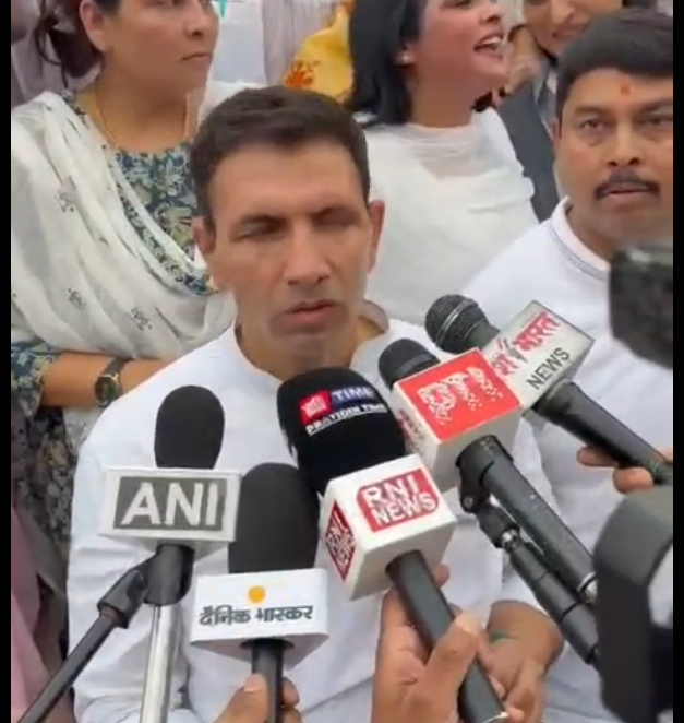 महिला आरक्षण एवं महिला विरोधी नीतियों के विरोध में भोपाल में कांग्रेस का विशाल पैदल मार्च