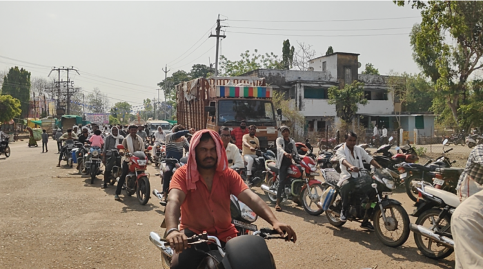 नेपानगर में पेट्रोल संकटः घंटों लाइन में खड़ी जनता, सप्लाई ठप, सिस्टम पर उठे सवाल!