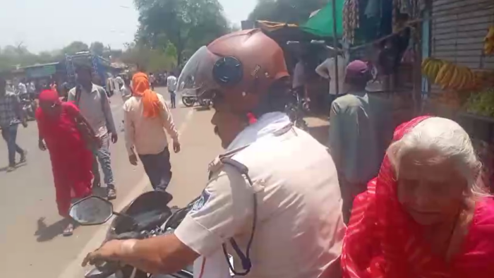 वर्दी ही नहीं, हमदर्दी भीः तपती धूप में इंसानियत की मिसाल बने ढीमरखेड़ा में पदस्थ ASI बृजेंद्र तिवारी