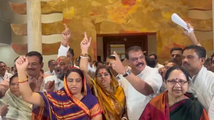 विधानसभा का विशेष सत्रः विपक्ष ने किया सदन से वॉकआउट, महिलाओं को 33% आरक्षण की मांग