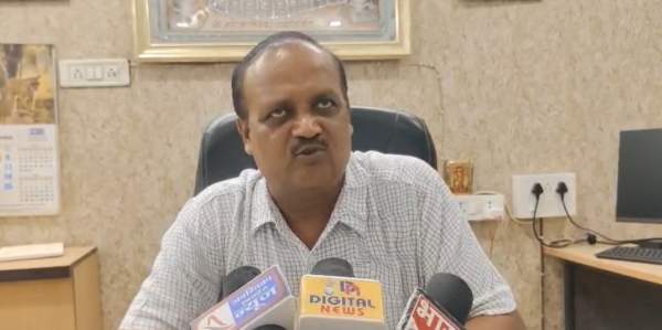 लहसुन नीलामी पर विवाद: वायरल वीडियो से हड़कंप, जांच के बाद किसान ने किया खंडन